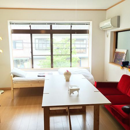 Toolate Guesthouse Toyama Bagian luar foto