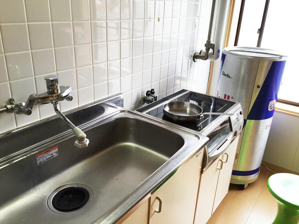 Toolate Guesthouse Toyama Bagian luar foto